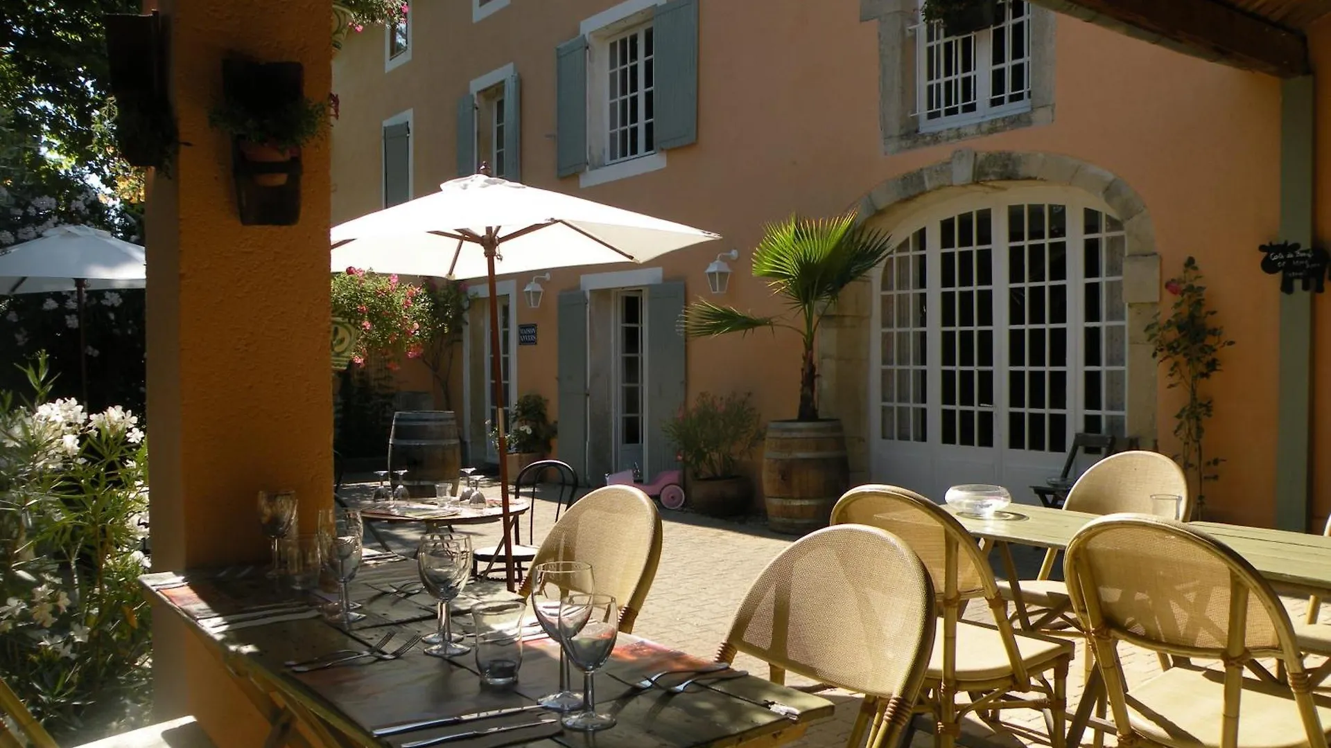Maison D'Anvers Valreas Bed & Breakfast